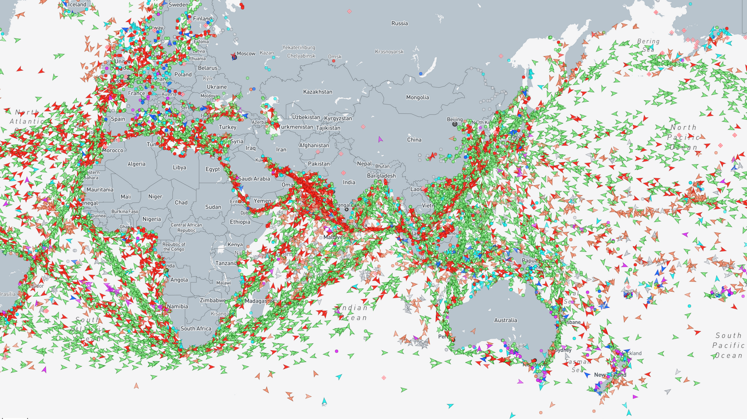Screenshot of marinetraffic.com showing the thousands of ships on the ocean